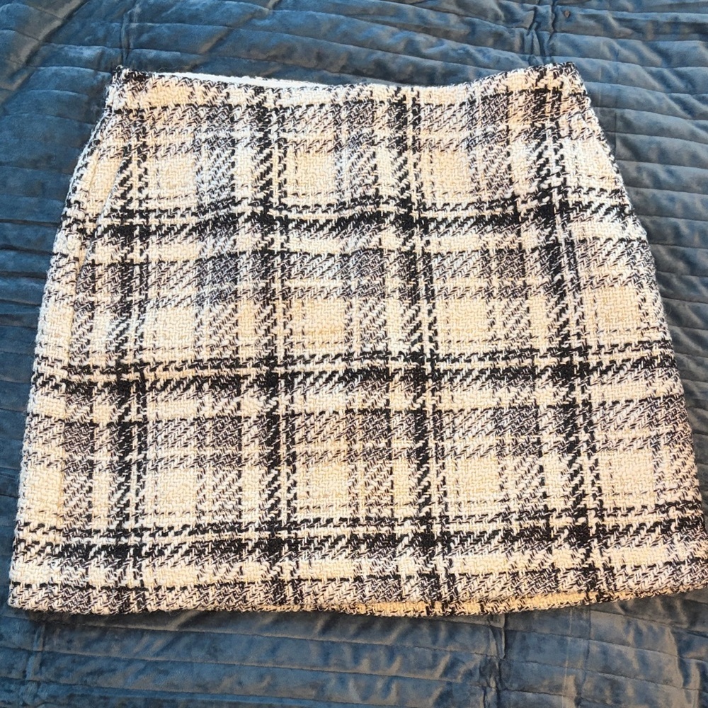 LOFT Black & White Tweed Mini Skirt | Size 12 | Fully Lined - Picture 2 of 5